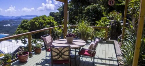 Incredible views! 6 bedrooms, 4 baths, 2 kitchens