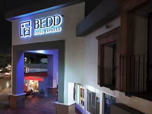 Front of property - Hotel Bedd Express Querétaro (Querétaro)
