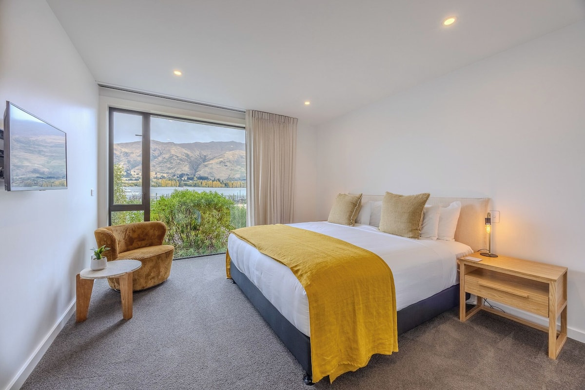 Studio Room Garden & Lake View