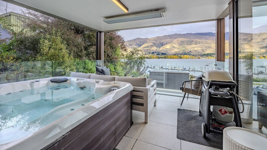 Marina Terrace Apartments