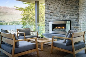 Luxury Apartment | Terrace/patio