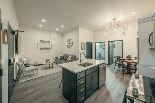 Sleeps 7 ~ Near Ice Rink ~ Netflix ~ Triple Bunk