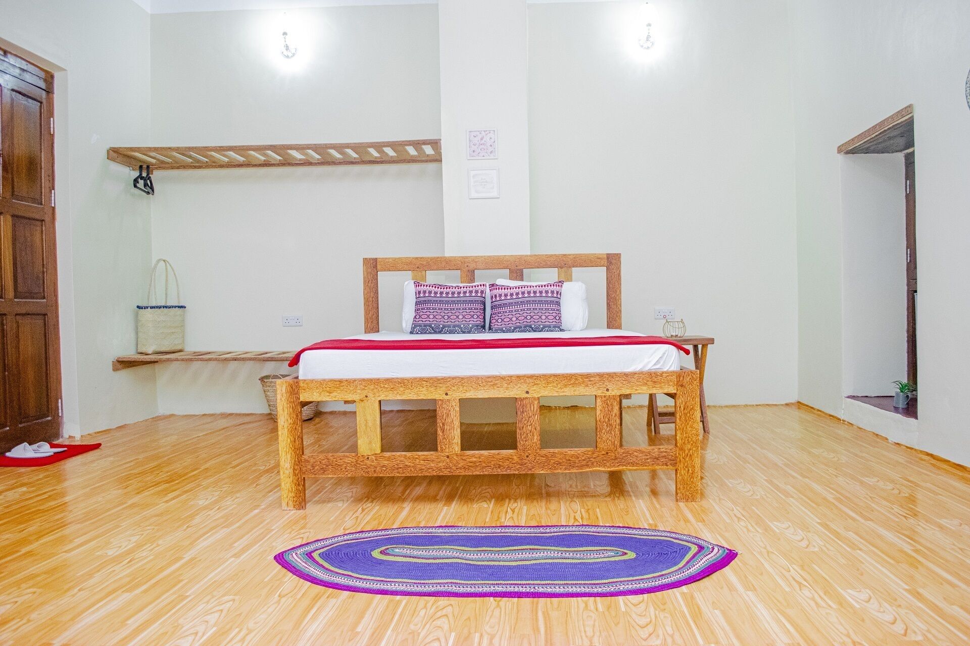 2 bedrooms, in-room safe, desk, iron/ironing board