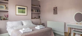 Picton House: Charming 3 bed home, quiet location