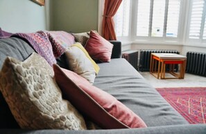 Smart-tv och eldstad