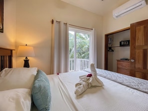 1 habitación, tabla de planchar con plancha, cuna de viaje y wifi