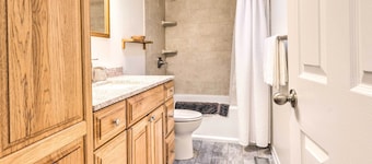 Walkable Sitka Getaway w/ Community Perks!