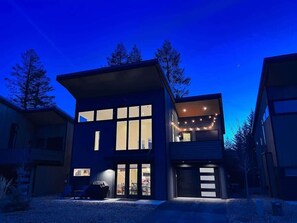 Exterior - Pet Friendly | Pool & Hot Tub | Close to Downtown (Whitefish)