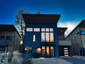 Exterior - Pet Friendly, Community Center, Pool / Hot Tub, 3 Bed / 4 Bath, Sleeps 10, Amazing Views (Whitefish)