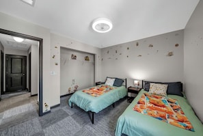 5 bedrooms, iron/ironing board, travel cot, free WiFi