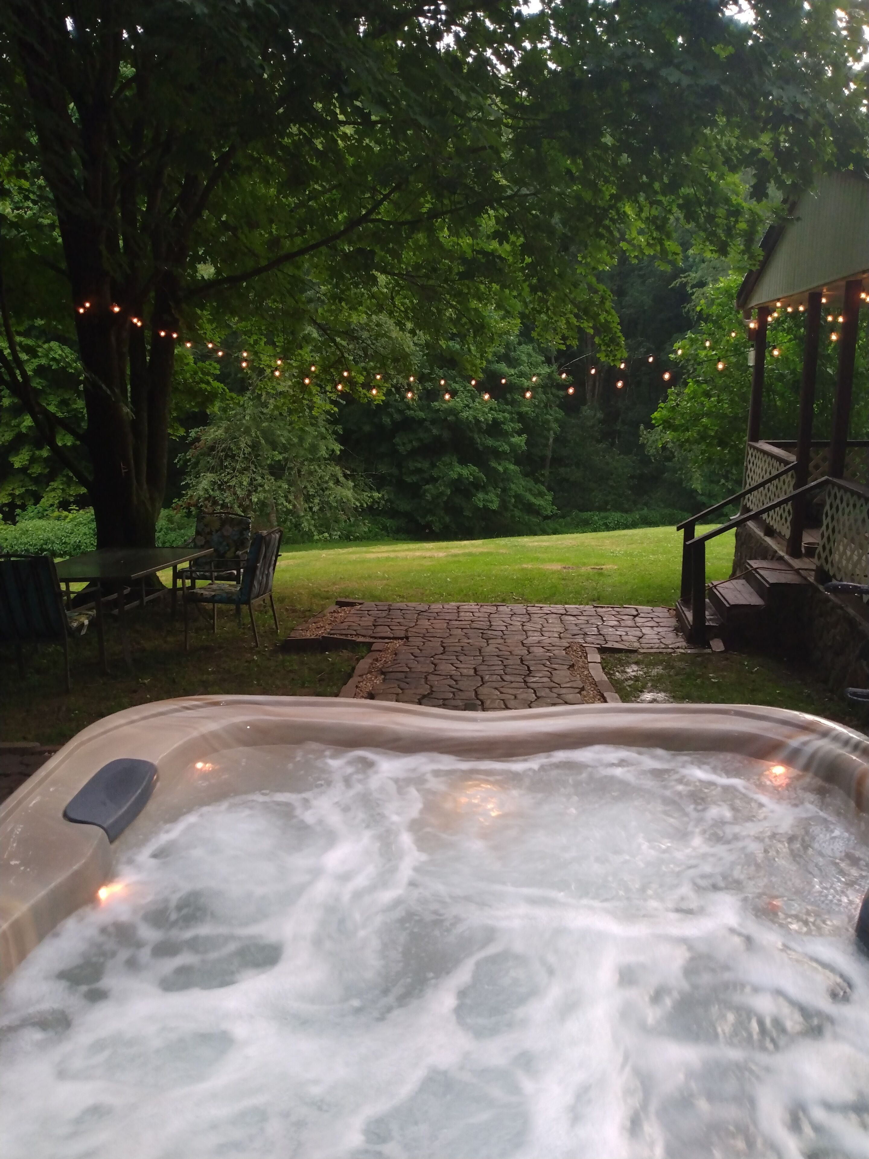 Outdoor spa tub