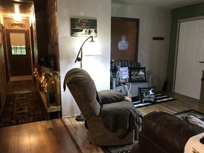 Interior - Secluded Wilderness & Spa On Historic 2k Acre Wild Life Area (Chester)