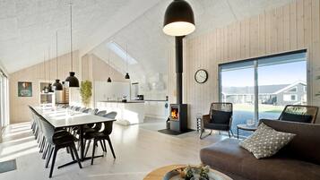 Tv, pejs, bordfodbold, bordtennisbord