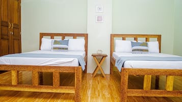 2 bedrooms, in-room safe, desk, iron/ironing board