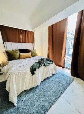 1 habitación, escritorio, tabla de planchar con plancha y wifi gratis