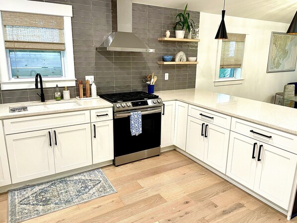 Refrigerador, horno, parrilla de estufa y lavavajillas 