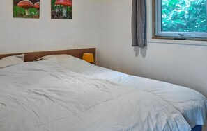 2 bedrooms, free WiFi