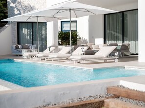 Pool - Villa Royale - Modern Luxury 5 bedroom Villa in Rio Real (Marbella)