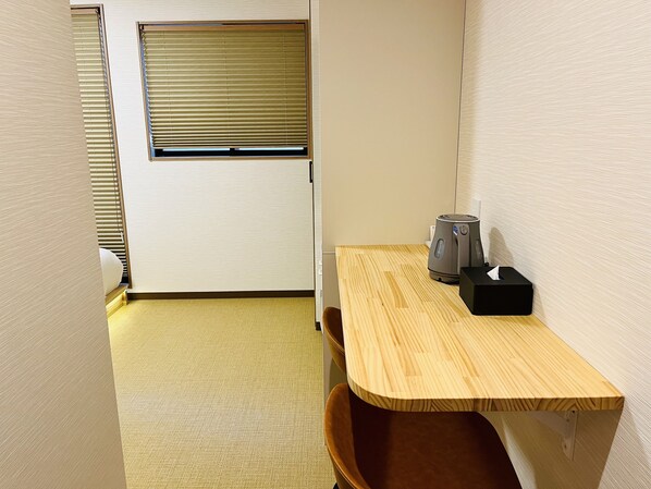 Appartement supérieur | 1 chambre, bureau, fer et planche à repasser, accès au Wi-Fi (inclus)
