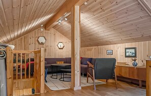 Interior - 4 bedroom cozy home in Straumgjerde (Straumgjerde)