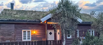 4 bedroom cozy home in Straumgjerde