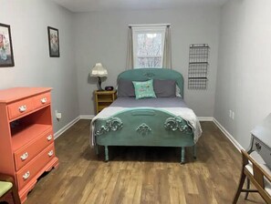 2 bedrooms, WiFi - The Goat Loft - “The best stay in the region!” (Round Hill)