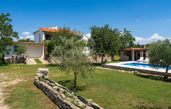 Exterior - Stunning home in Donji Kasic (Donji Kasic)