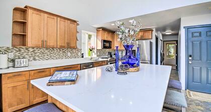 Inviting Lake Sutherland Home: Kayaks + View!