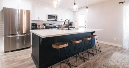 NEW! Near ASU/Spring Training/Old Town Scottsdale!