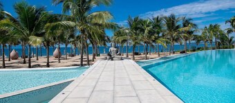 Condo Maritima NV by TRVL2HM