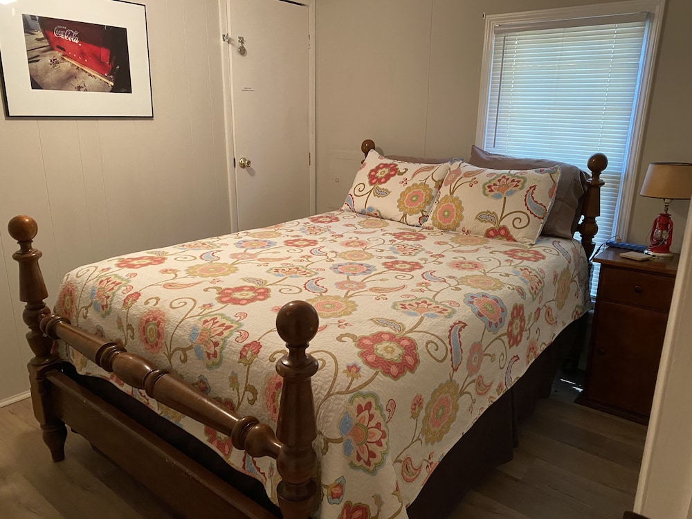 Cozy Lakefront home & dock at Clark Hill Lake Thurmond. Lincoln