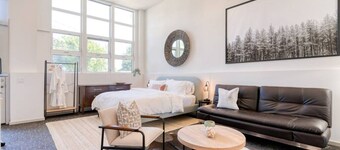 Modern Ballard Townhome w/Rooftop Views