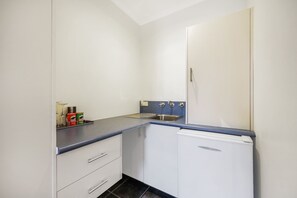 Camera Superior con 2 letti singoli | Cucina privata | Microonde, macchina per caffè espresso, macchina per tè/caffè