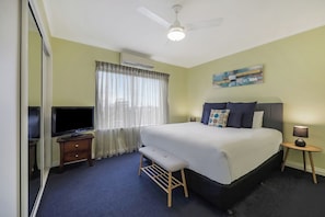 Familie resortwoning | Luxe beddengoed, pillowtop-bedden, een minibar, een bureau