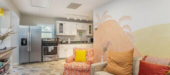 Casa Del Sol - Adorable Guest house in Park Circle