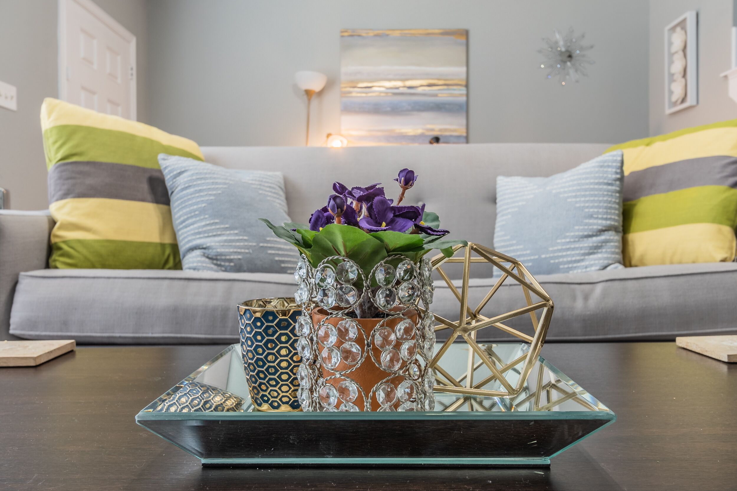 Nhà liên kế Royal | Khu phòng khách | Smart TV 55-inch có truyền hình kỹ thuật số, TV 