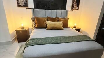 2 dormitorios, escritorio, tabla de planchar con plancha y wifi