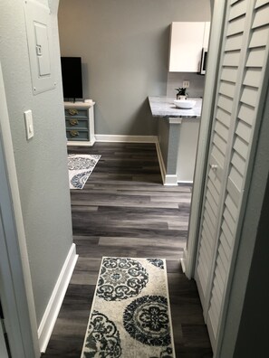 Interior - Cozy 2 bedrooms Vacation Home (Tampa)