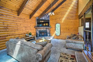 TV, fireplace, books - 1 Mi to Bear Mountain: Cozy Cabin w/ Views! (Big Bear Lake)