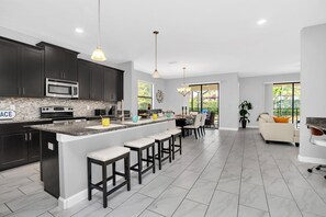 House (6 Bedrooms) | Private kitchen | Microwave, oven, stovetop, dishwasher - Vibrant Home With Spacious Pool!#6st5504 (Davenport)
