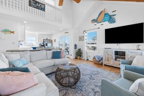 Smart TV, video games, books - Oceanfront w/Hot Tub and Rooftop Deck - Panoramic Views! (Nags Head)