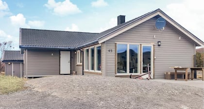 Pet friendly home in Roan