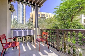 Balcony - Stunning 2bedroom in Dubai Downtown (Dubai)