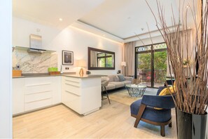 Living room - Stunning 2bedroom in Dubai Downtown (Dubai)