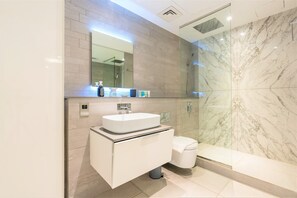Apartment (2 Bedrooms) | Bathroom | Towels - Stunning 2bedroom in Dubai Downtown (Dubai)