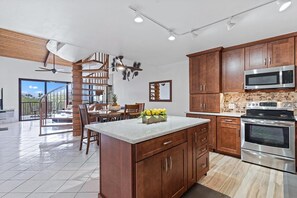 Fridge, microwave, oven, stovetop - Summer Sale! Penthouse Ocean Views, Spacious Layout, Beautiful Renovation, AC! (Kihei)