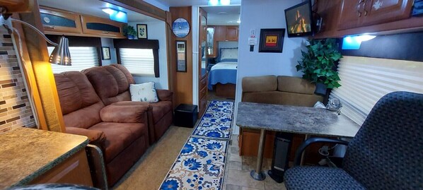 2 chambres, bureau, fer et planche à repasser, Wi-Fi gratuit