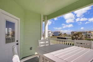 House, Multiple Beds, Patio (Turtle On The Rocks) | Balcony view