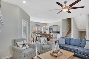 House, Multiple Beds, Patio (Turtle On The Rocks) | Living room