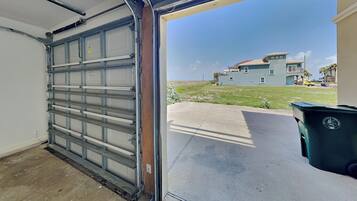 House (4 Bedrooms) | Property amenity